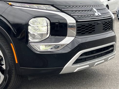 Used 2024 Mitsubishi Outlander SE image 8