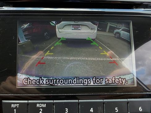 Used 2018 Nissan Rogue Sport SV AWD/4WD image 10