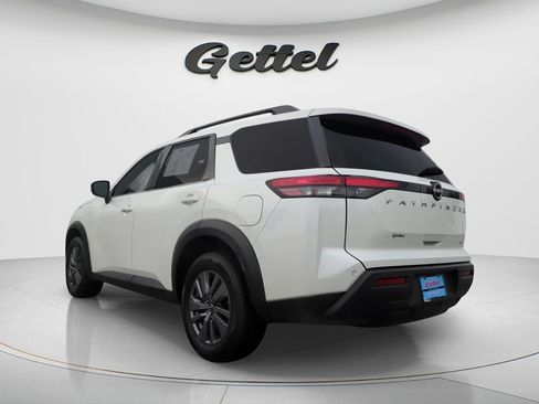 Certified 2024 Nissan Pathfinder SV FWD image 7