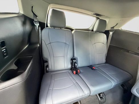 Used 2019 Buick Enclave Essence AWD/4WD image 20