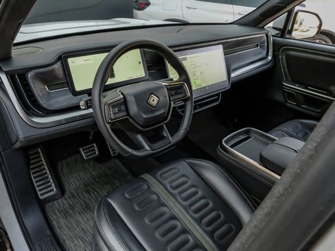 Used 2024 Rivian R1S Adventure AWD/4WD image 2
