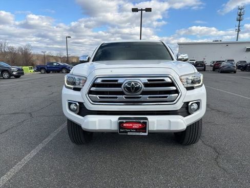 Used 2019 Toyota Tacoma Limited image 3