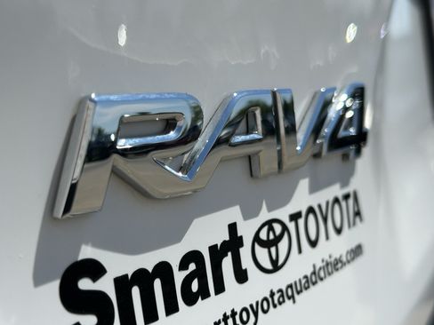 Certified 2023 Toyota RAV4 XLE w/ Convenience Package AWD/4WD image 8