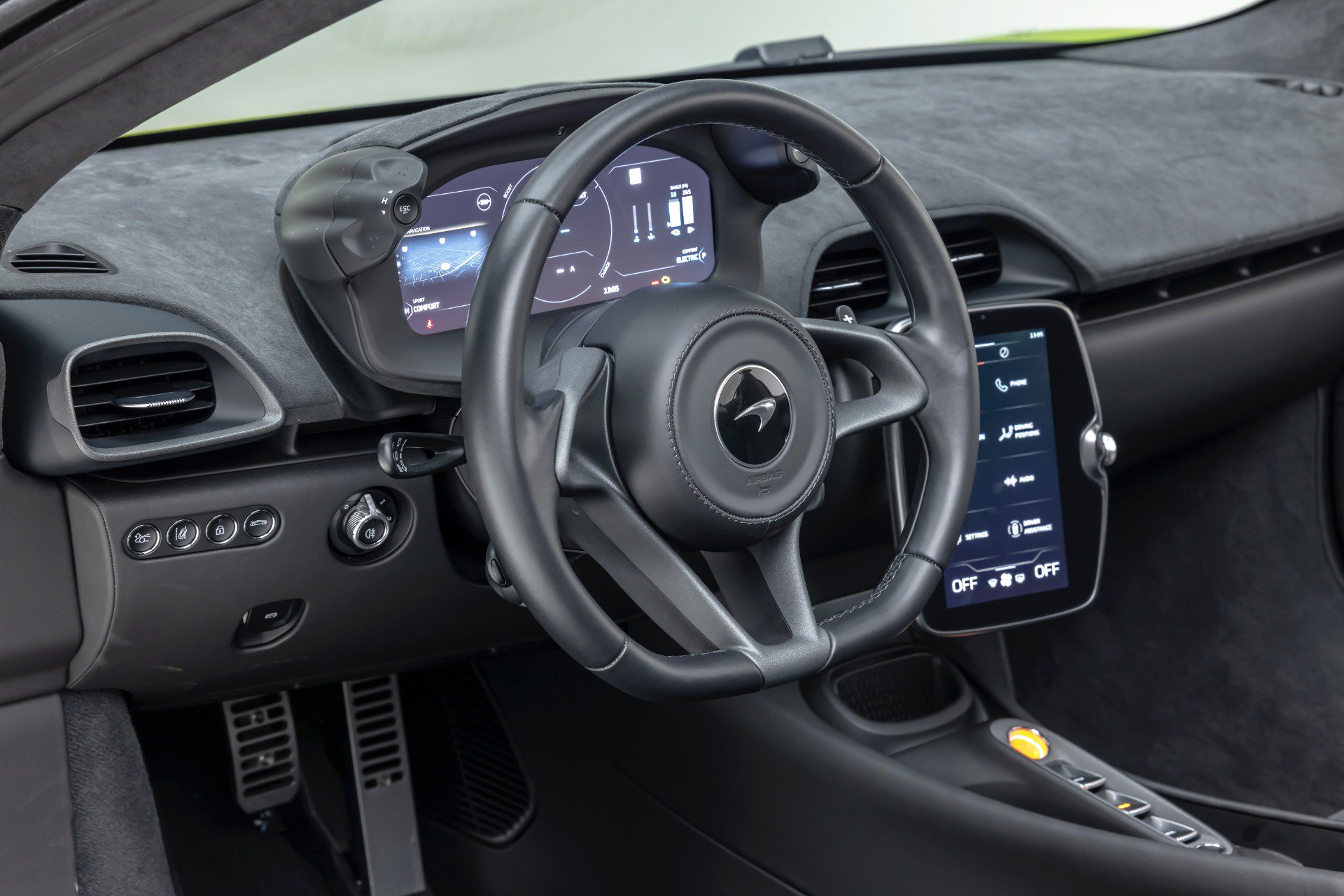 Used 2025 McLaren Artura Spider RWD image 62