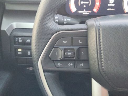 Used 2025 Toyota Tacoma TRD Off-Road AWD/4WD image 25