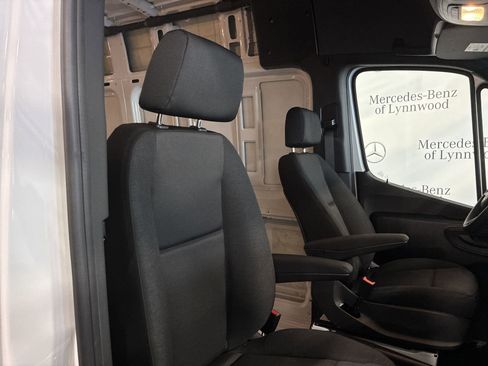 New 2025 Mercedes-Benz Sprinter 2500 image 17