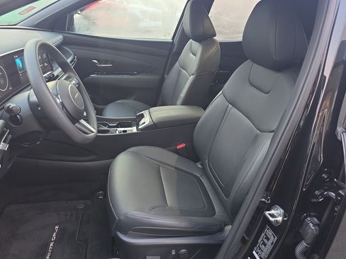 Used 2025 Hyundai Santa Cruz SEL image 2