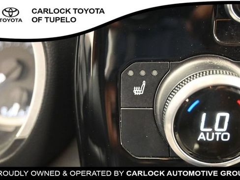 Used 2023 Toyota Highlander XLE AWD/4WD image 38