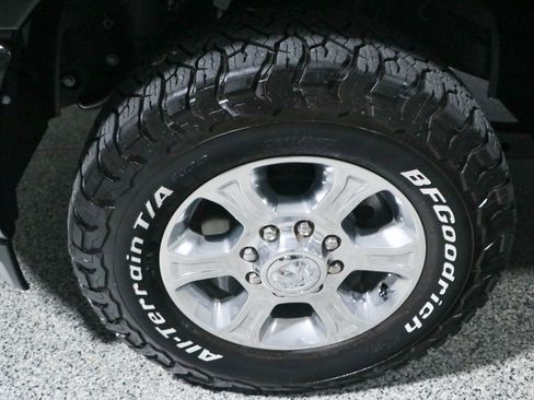 Used 2024 RAM 2500 Big Horn w/ Sport Appearance Package AWD/4WD image 11