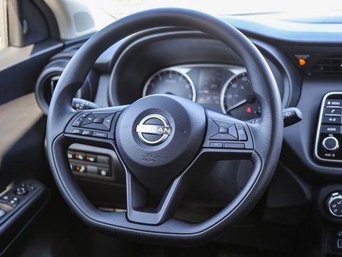 New 2025 Nissan Kicks Play S w/ Interior Electronics Package FWD image 17