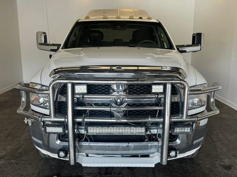 Used 2013 RAM 2500 Tradesman w/ Chrome Appearance Group AWD/4WD image 2