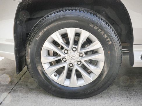 Used 2016 Lexus GX 460 w/ Premium Package image 13