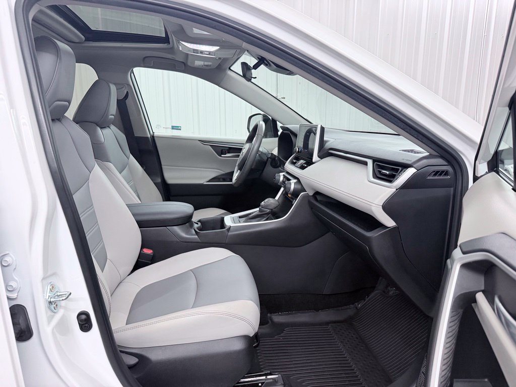 Used 2023 Toyota RAV4 XLE Premium FWD image 35