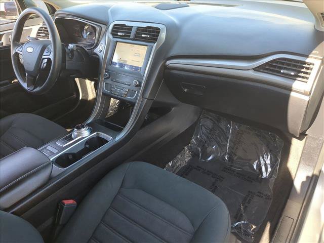 Used 2020 Ford Fusion SE FWD image 22