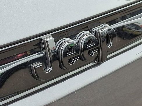 New 2026 Jeep Grand Cherokee Altitude AWD/4WD image 26