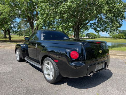 Used 2003 Chevrolet SSR w/ Preferred Equipment Group image 3