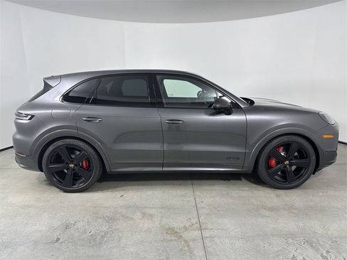 New 2026 Porsche Cayenne GTS image 8