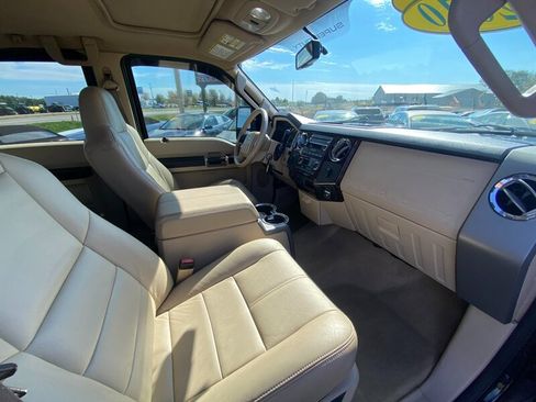 Used 2010 Ford F250 Lariat image 14