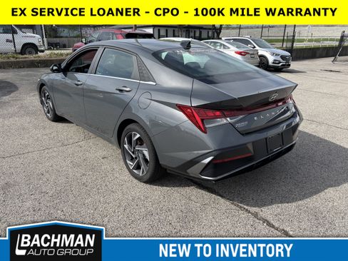 Used 2025 Hyundai Elantra SEL image 4