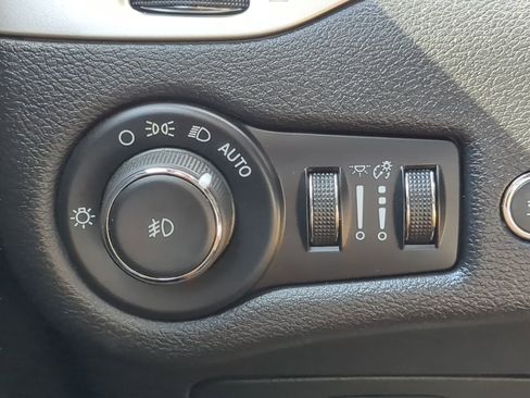 Used 2016 Jeep Cherokee Trailhawk w/ Comfort/Convenience Group image 59