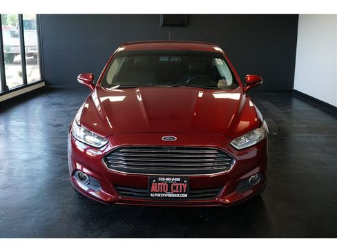 Used 2016 Ford Fusion SE w/ Equipment Group 202A FWD image 2