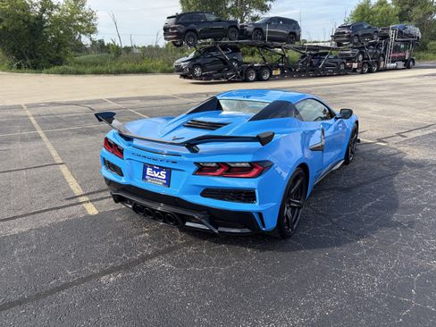 Used 2023 Chevrolet Corvette Z06 w/ Z07 Performance Package RWD image 11