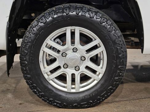 Used 2018 Toyota Tundra SR5 w/ SR5 Upgrade Package image 17