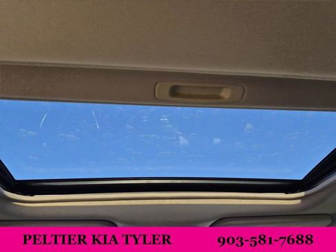 Used 2019 Toyota Avalon XLE w/ Moonroof Package image 29