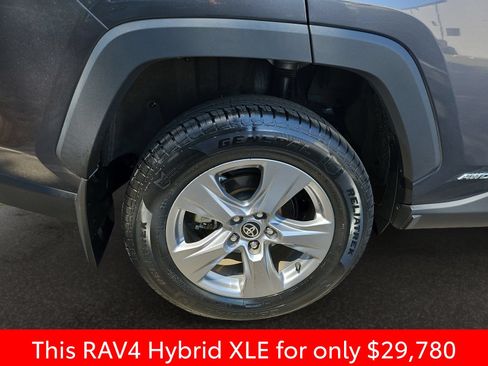 Used 2022 Toyota RAV4 XLE AWD/4WD image 43