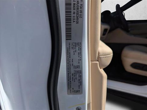 New 2025 Jeep Grand Cherokee Limited image 28