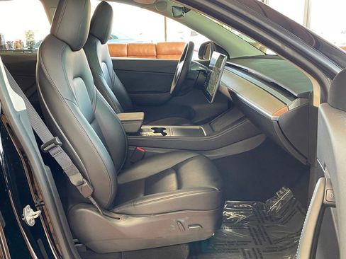 Used 2022 Tesla Model Y Performance image 23