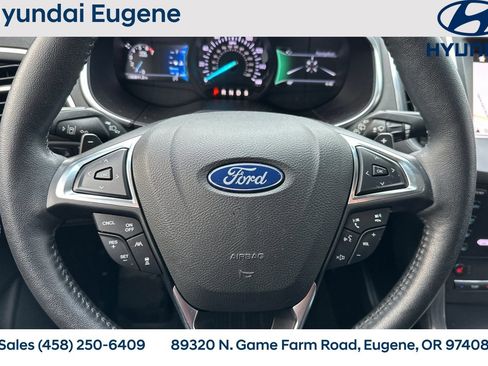 Used 2019 Ford Edge Titanium w/ Cold Weather Package image 34