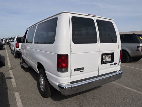 Used 2010 Ford E-350 and Econoline 350 XL RWD image 2