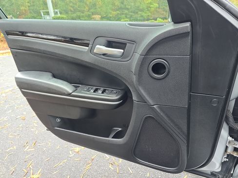 Used 2023 Chrysler 300 Touring w/ Sport Appearance Package image 24