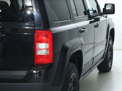 Used 2017 Jeep Patriot Sport w/ Power Value Group image 42