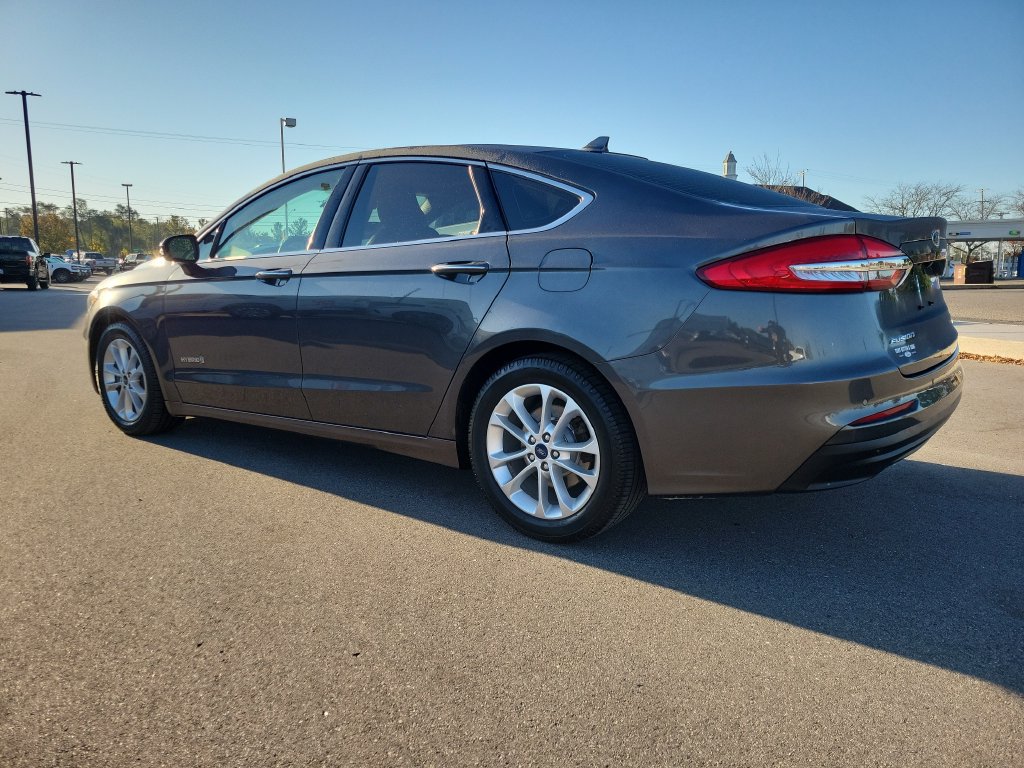 Used 2019 Ford Fusion SEL FWD image 3