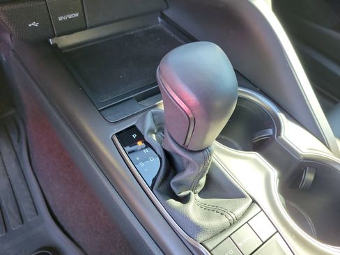 Used 2024 Toyota Camry SE image 29