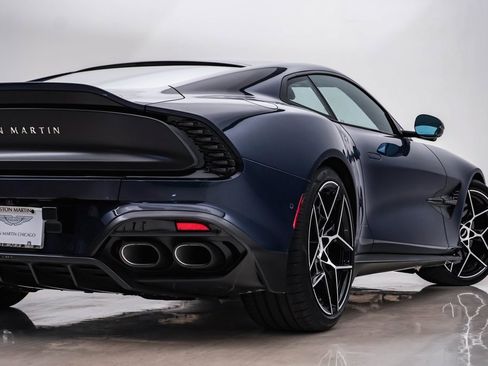 Used 2025 Aston Martin Vanquish image 11