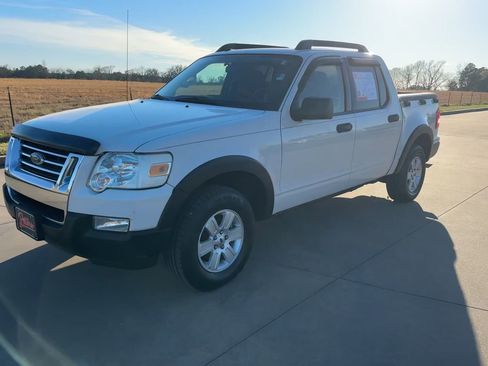 Used 2010 Ford Explorer Sport Trac XLT image 4