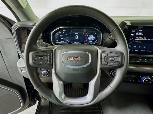 Used 2025 GMC Sierra 1500 Elevation image 9