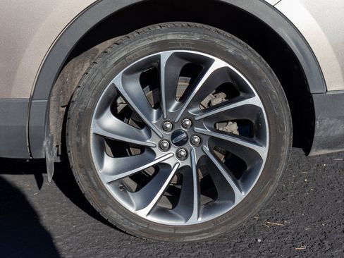 Used 2020 Lincoln Nautilus Reserve w/ Equipment Group 202A image 37