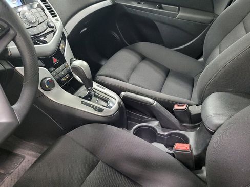 Used 2015 Chevrolet Cruze LT w/ Technology Package FWD image 26