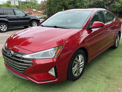 Used 2019 Hyundai Elantra Value Edition FWD image 3