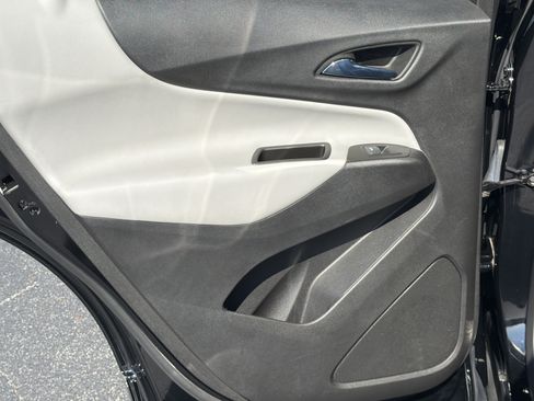 Used 2022 Chevrolet Equinox LT FWD image 22