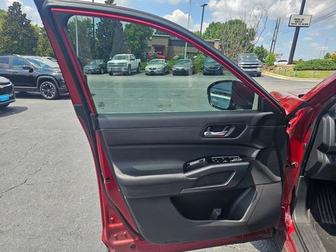 Used 2023 Nissan Pathfinder SL w/ SL Premium Package FWD image 31