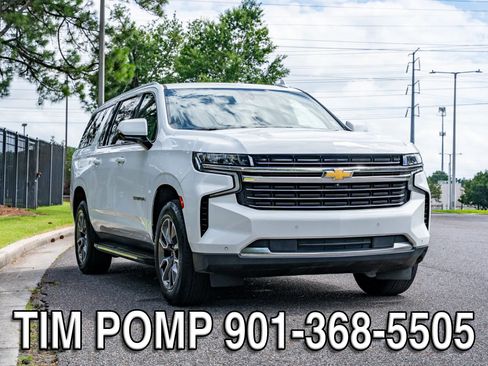 Used 2022 Chevrolet Suburban LT w/ Luxury Package RWD image 3