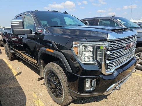 Used 2023 GMC Sierra 2500 Denali w/ Denali Black Diamond Edition AWD/4WD image 4