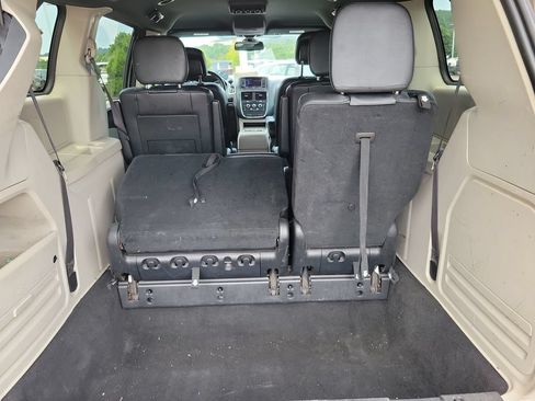 Used 2019 Dodge Grand Caravan SXT FWD image 24