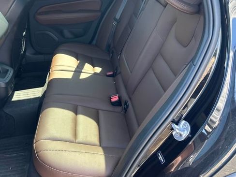 Used 2024 Volvo V60 B5 Cross Country Plus image 7