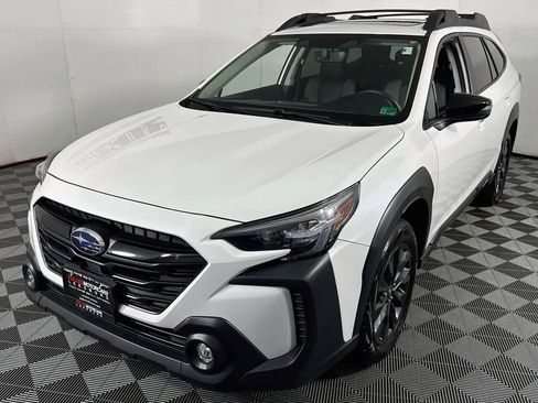 Used 2025 Subaru Outback Onyx Edition AWD/4WD image 3